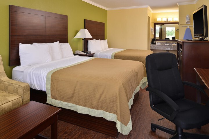 1 King Bed (3 of 3)