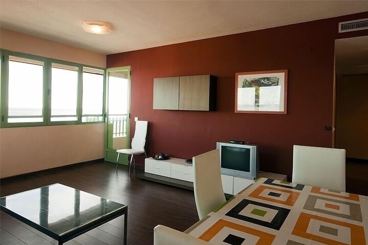 Room 16 of 36