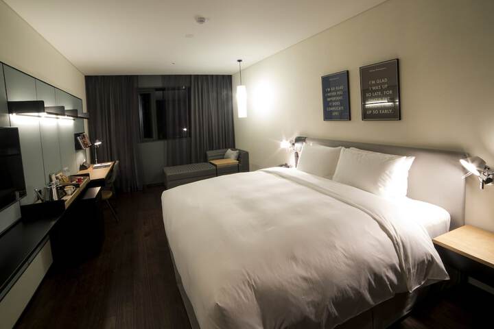 Room 18 of 78