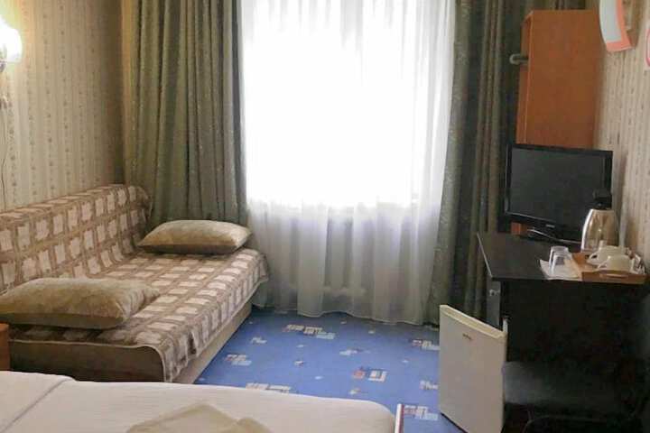 Room 25 of 40