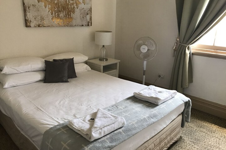 Room 25 of 40