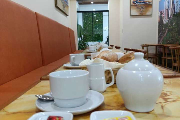 Breakfast/Coffee Service 229 of 284