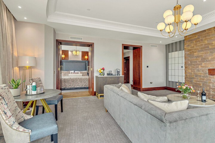 Room 21 of 74