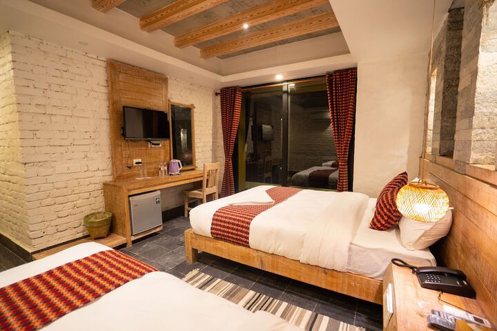 Room 12 of 36