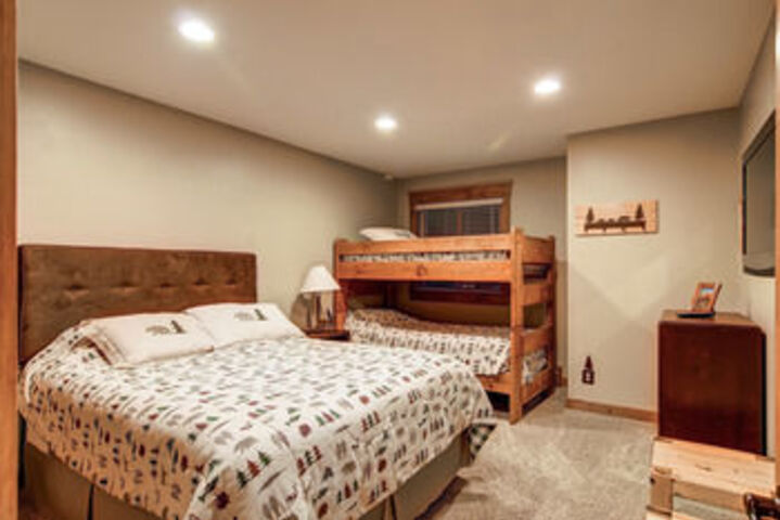 Room 5 of 24