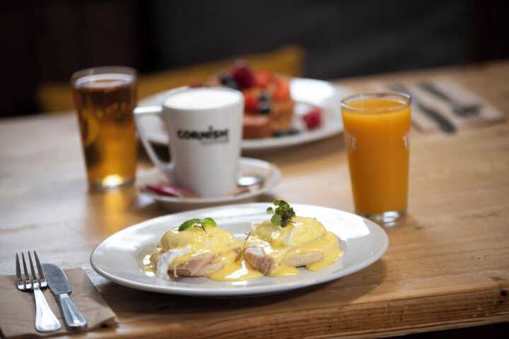 Breakfast/Coffee Service 48 of 62