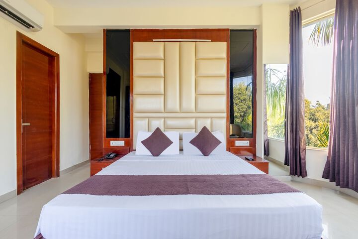 Room 10 of 38