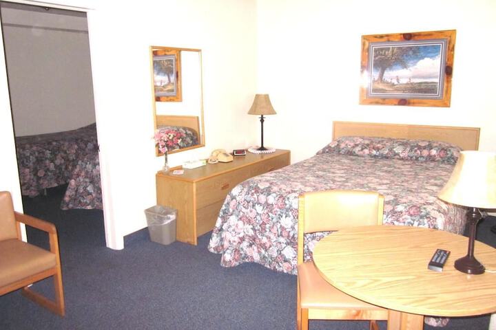 Room 9 of 27
