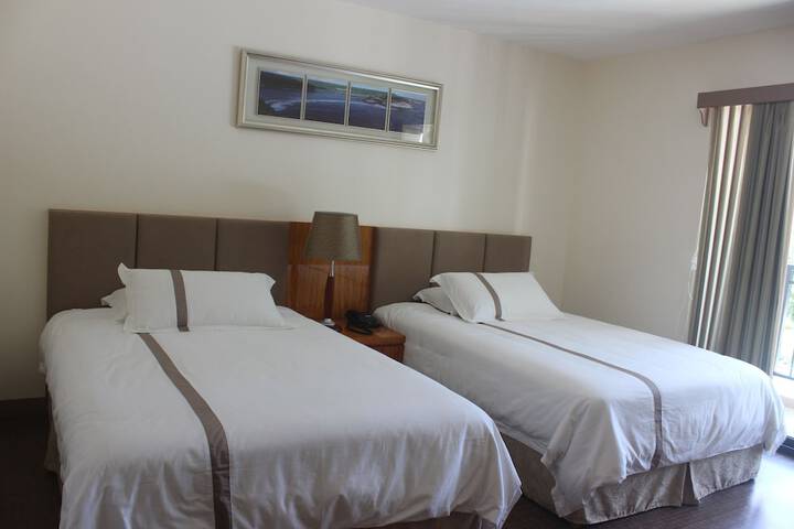 Room 11 of 77