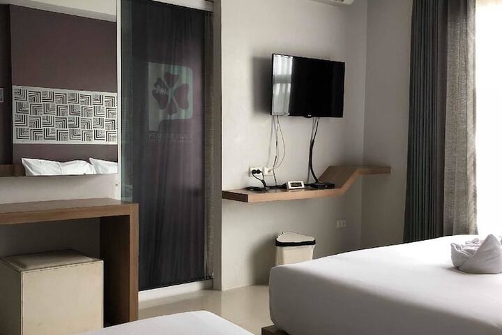 Room 11 of 26