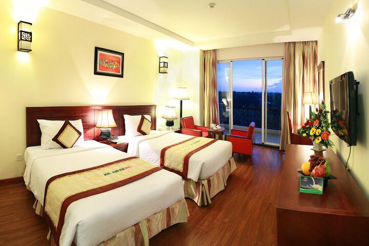 Room 10 of 43