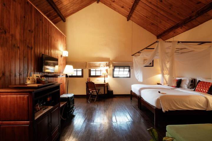 Room 13 of 80