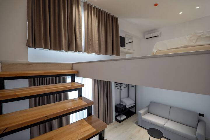 Room 73 of 100