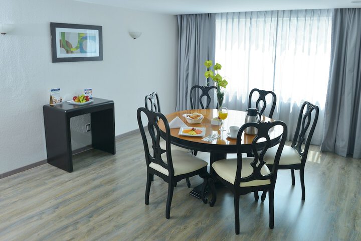 Room 14 of 221