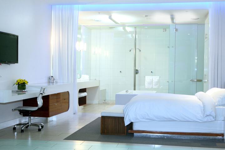 Room 5 of 40