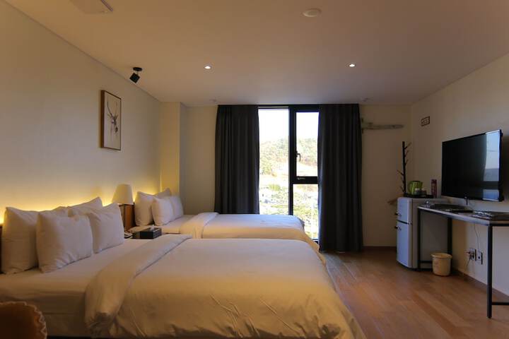 Room 74 of 190