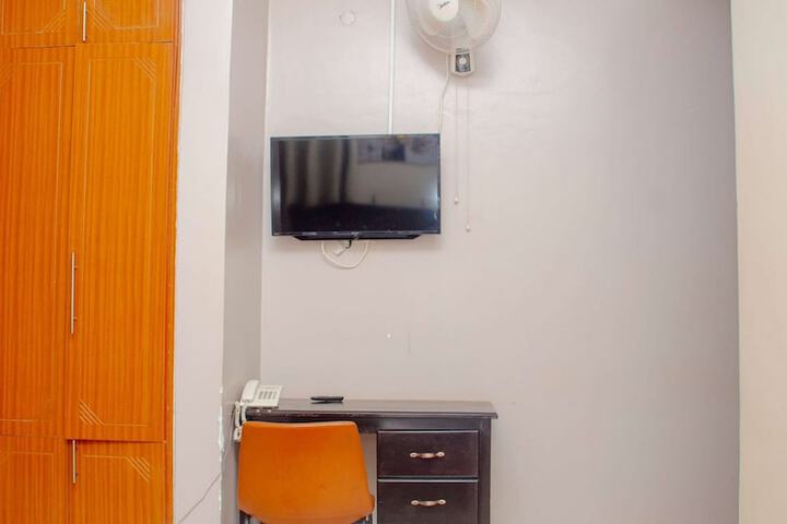 Room 4 of 24