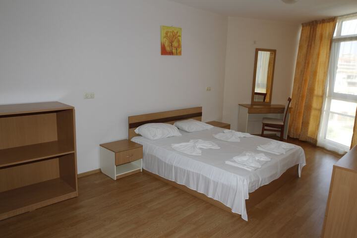 Room 7 of 65