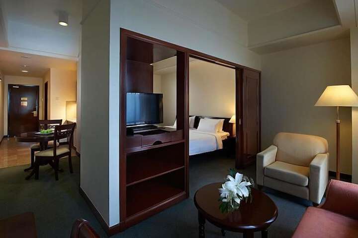 Room 15 of 30