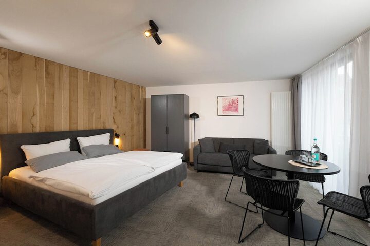 Room 44 of 87