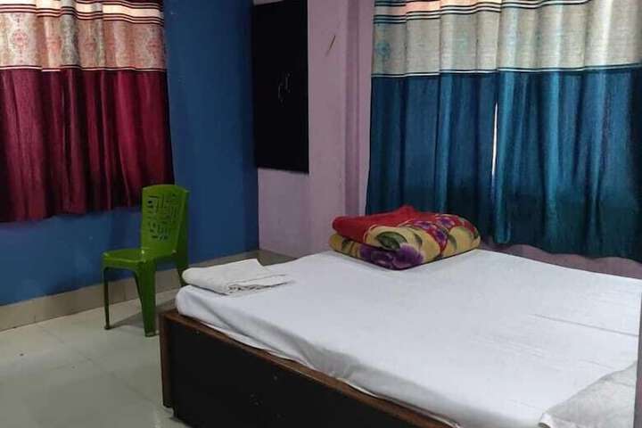 Room 4 of 11