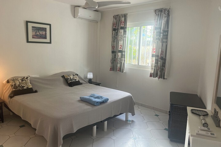 Room 42 of 196