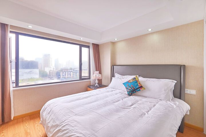 Room 37 of 67