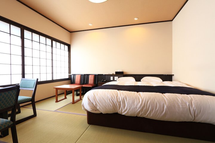Room 16 of 155