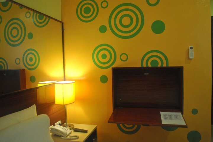 Room 21 of 108