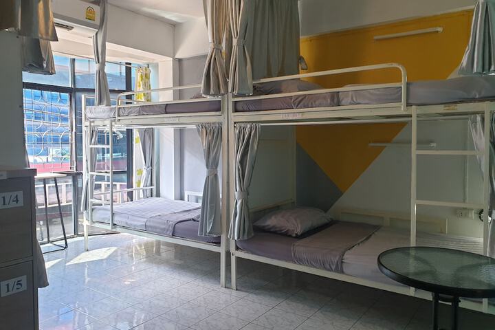 Room 6 of 43