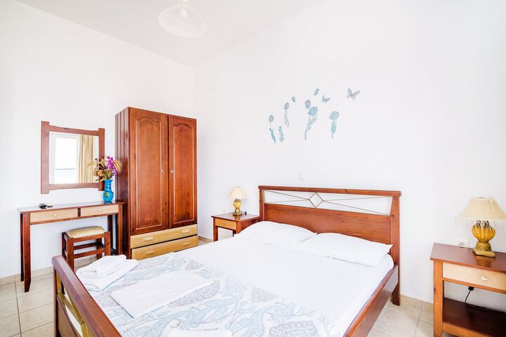 Room 6 of 24