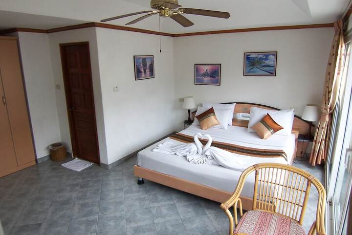 Room 7 of 39