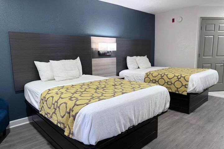 Double Accessible King Size Bed (10 of 11)