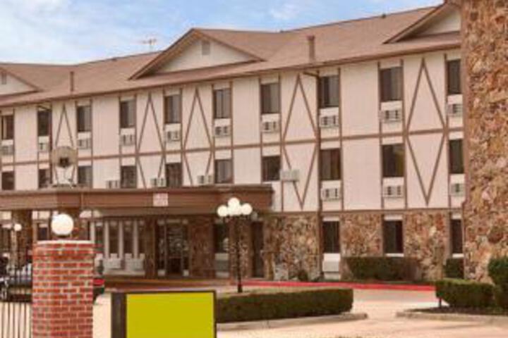 Hotel 4 of 4