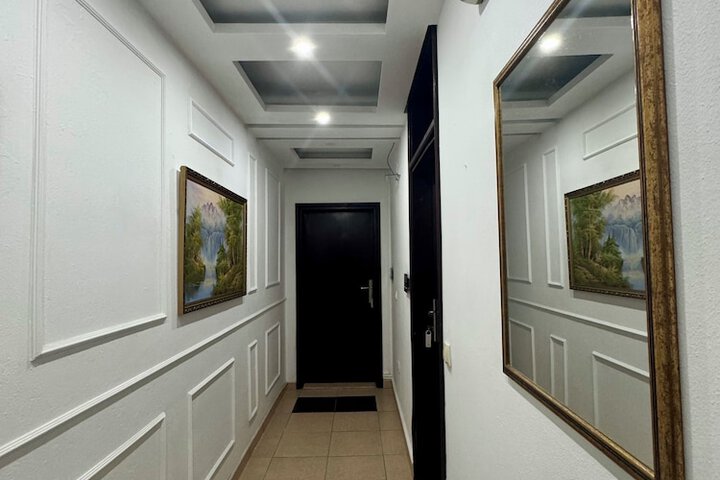 Ballroom/Hall 79 of 96
