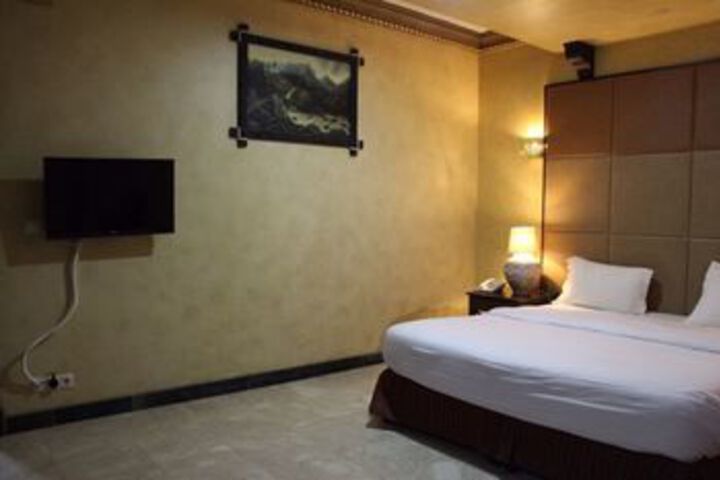 Room 16 of 49