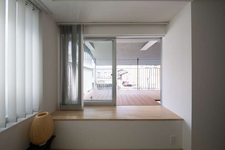 Room 8 of 74