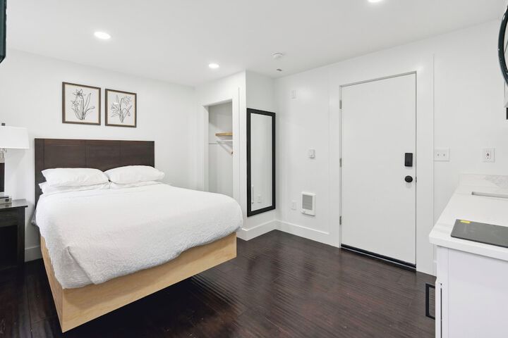 Room 30 of 72