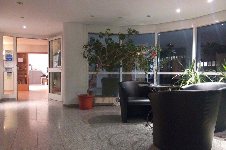 Entrance & Lobby