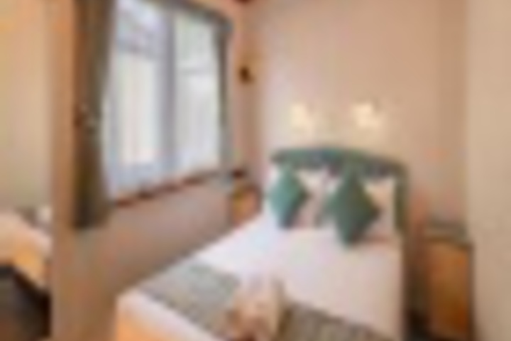 Room 494 of 611