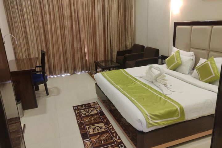 Room 33 of 84