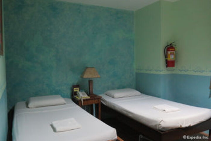 Room 35 of 74