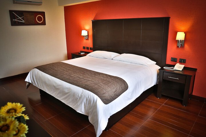 Room 3 of 38