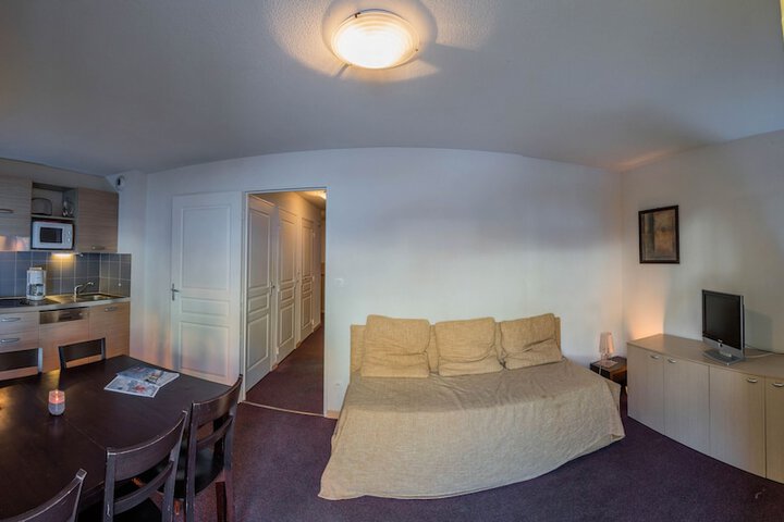 Room 15 of 40