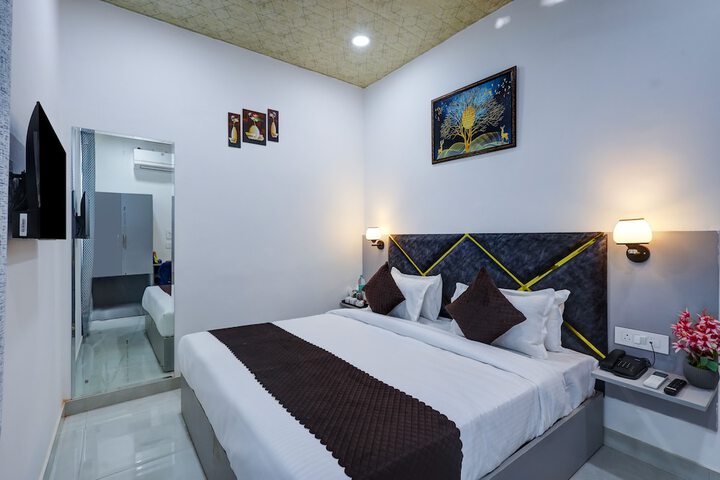 Room 15 of 18