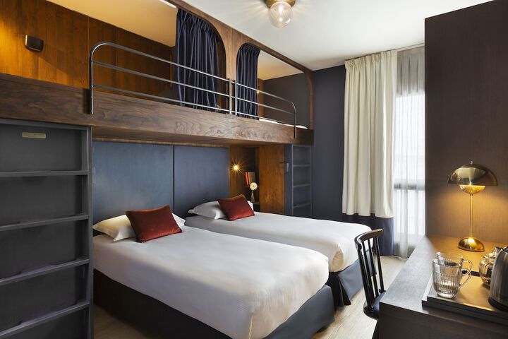 Room 27 of 59