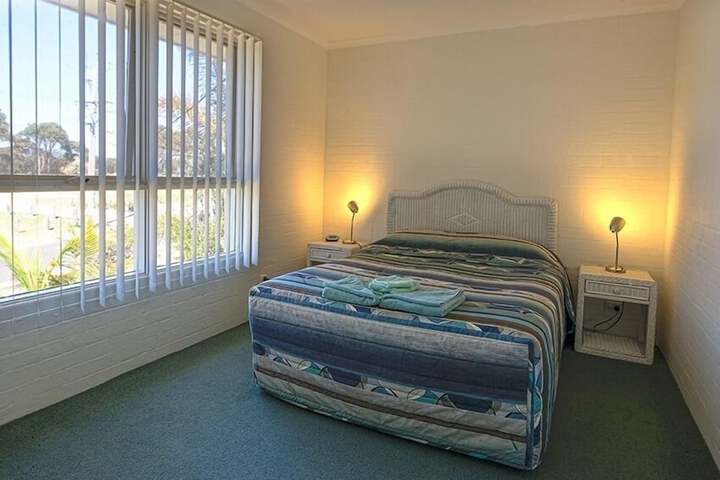 Room 15 of 33