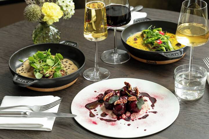 Dining 83 of 137