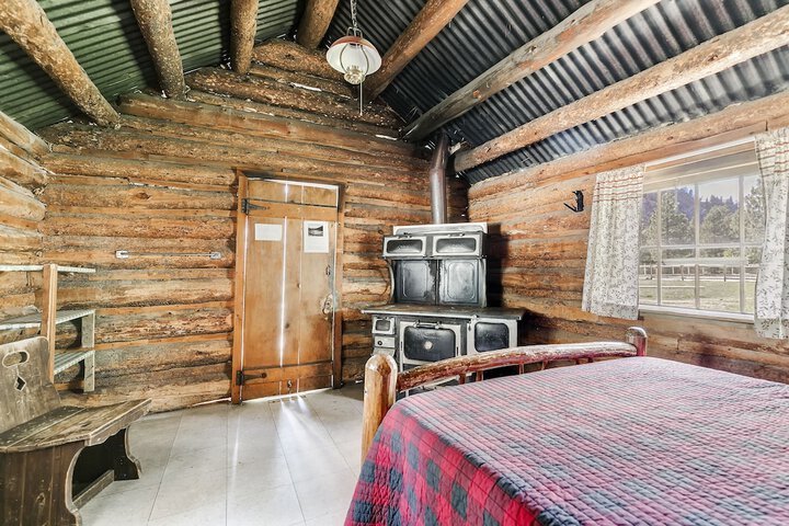 Room 13 of 72