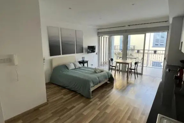 Room 2 of 9